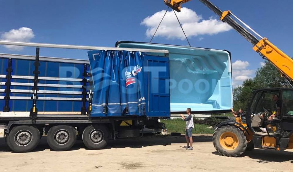 Trasporto delle piscine realizzate dall nostra azienda
